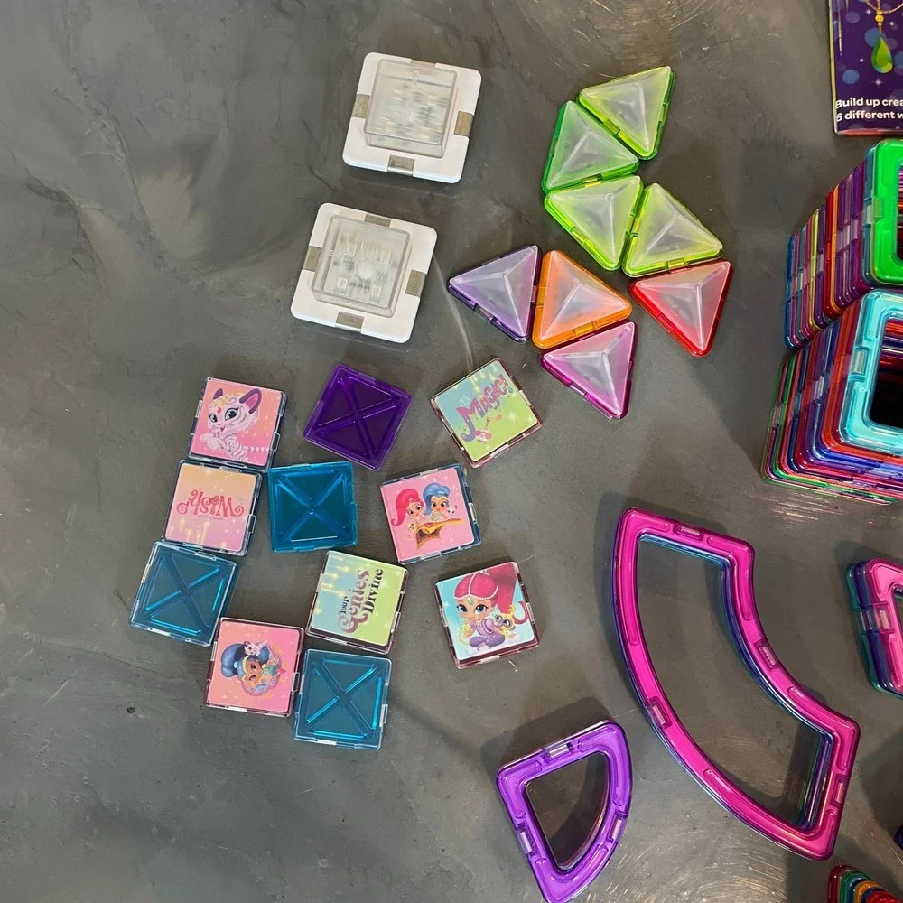 Magformers strong build piece